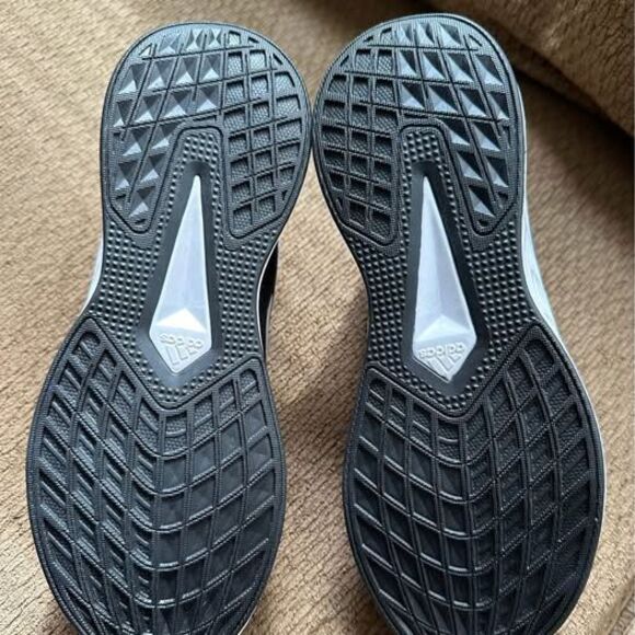 NEW Adidas Youth Black/White Shoes - Picture 6 of 6